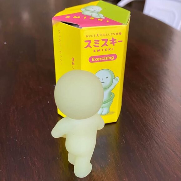 Smiski Exercising Secret Rare Chase - Muscle Flexing - Picture 3 of 5